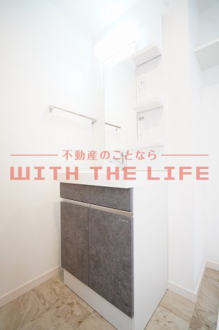 洗面設備　朝の支度にも助かる、独立の洗髪洗面化粧台