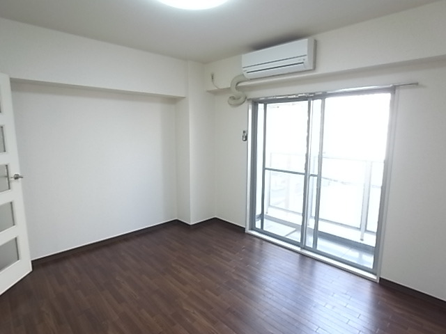 居室・リビング　採光良好、明るいお部屋です。