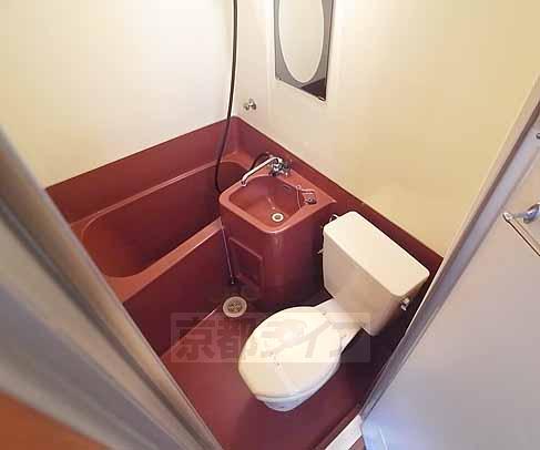 バス・シャワールーム　シャワーだけなら充分でしょ。