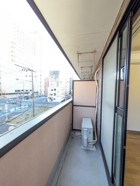 バルコニー　洗濯物も干せるバルコニーです。