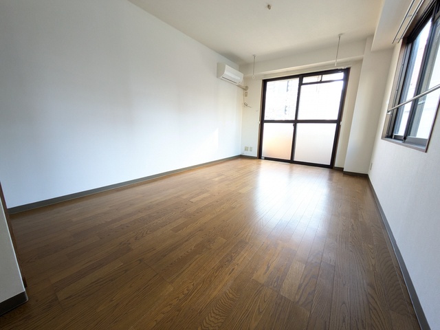 居室・リビング　広々としたリビングです。