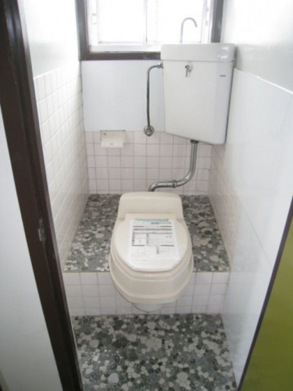 トイレ　※別号室の写真です