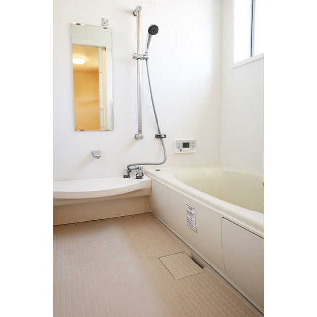 バス・シャワールーム　２階