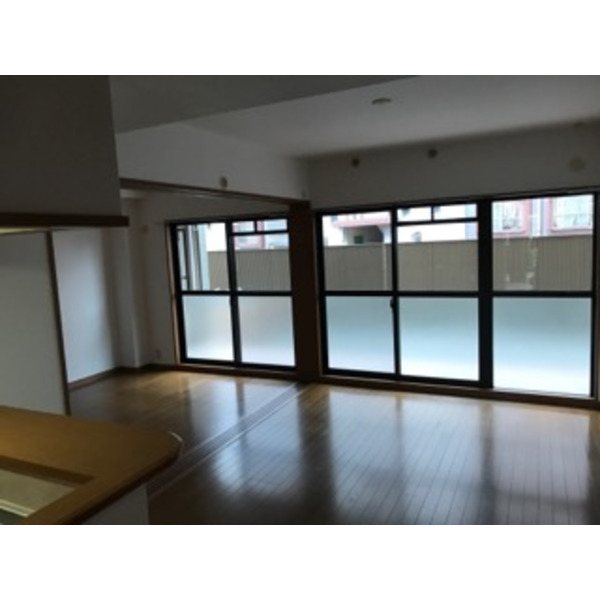 居室・リビング　写真は同型タイプ