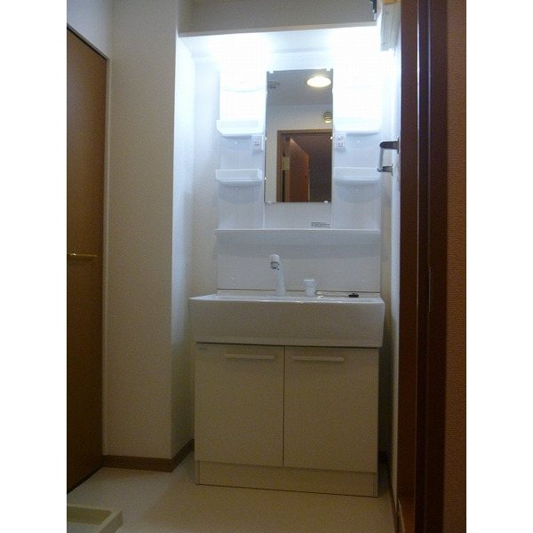 洗面設備　写真は同型タイプ