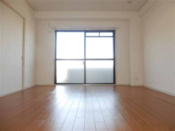 居室・リビング　明るいリビングは１１帖