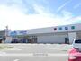 ドラックストア　ウエルシア浜松西浅田店（ドラッグストア）まで589m