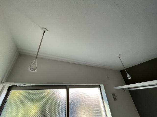 その他　室内物干し竿かけ