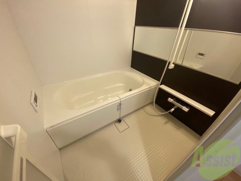 バス・シャワールーム　お風呂になります。一日の疲れを癒してくださいね。