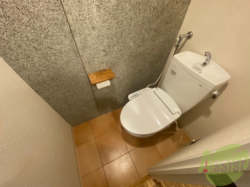 トイレ　こちらはトイレです。清潔感があり、安心して使用できます。