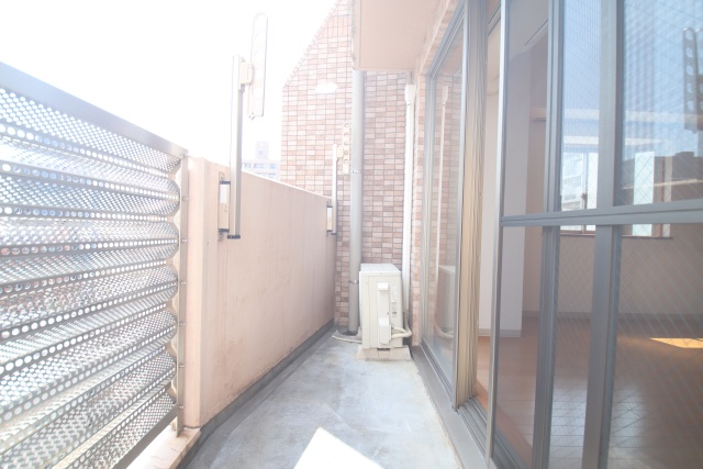 バルコニー　※別室の参考写真の為、現況優先です。