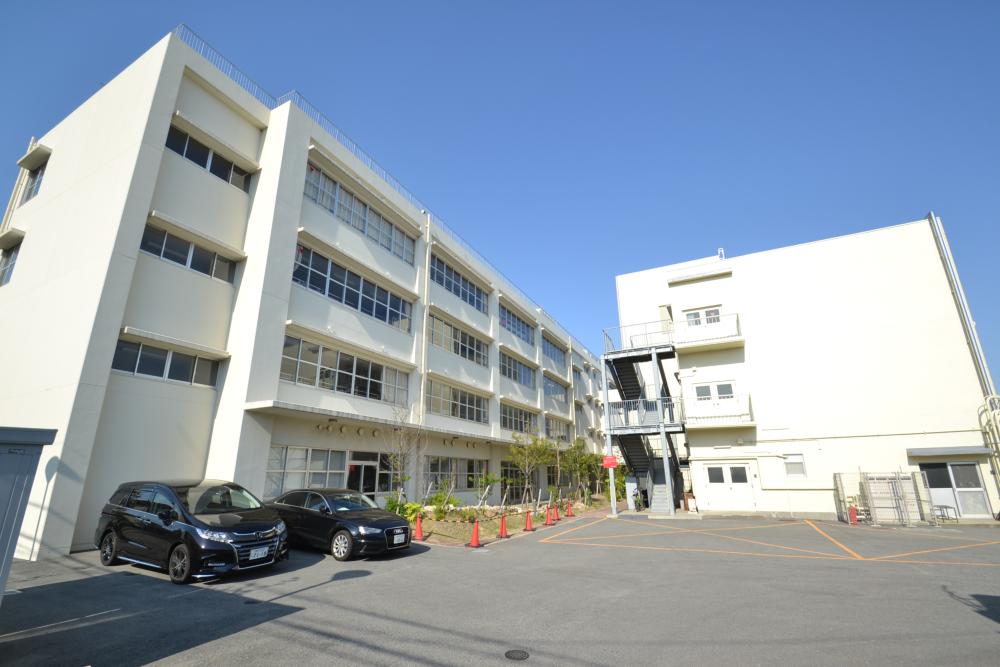 小学校　西宮市立上甲子園小学校（小学校）まで508m
