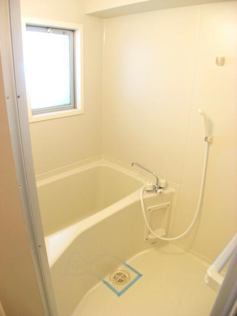 バス・シャワールーム　松山市小坂　小坂ハイツ　浴室