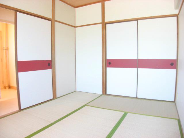 居室・リビング　松山市小坂　小坂ハイツ　北側和室６帖