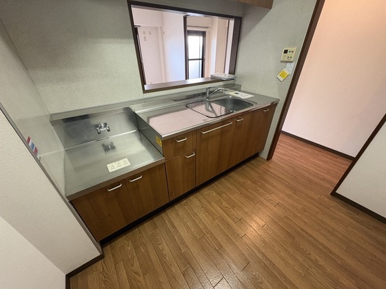 キッチン　※別部屋の写真です