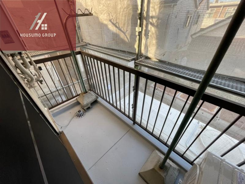 バルコニー　開放的で明るい空間を演出してくれるバルコニーです