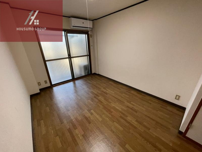 居室・リビング　こちらの居間で趣味の時間をお楽しみください