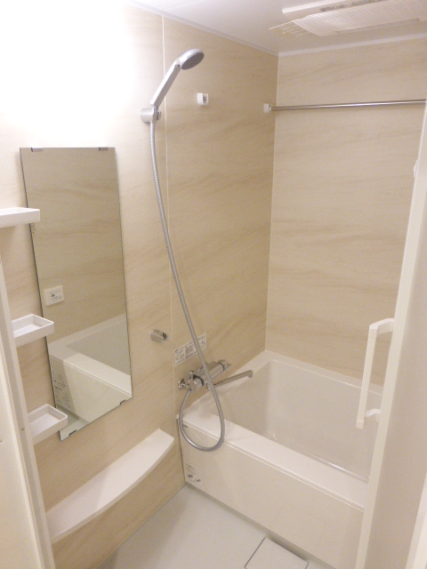 バス・シャワールーム　※別部屋参考写真