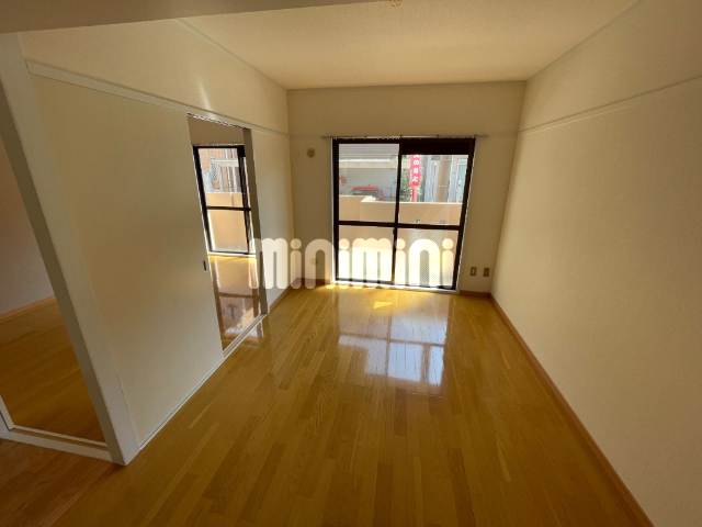 居室・リビング　南向きで嬉しい