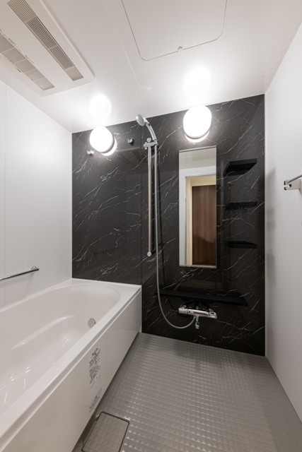 バス・シャワールーム　※写真は同タイプ住戸です。