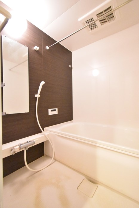 バス・シャワールーム　追い焚き機能付き一坪風呂♪