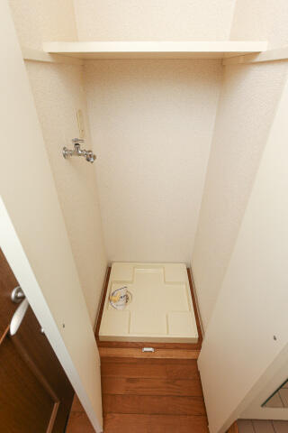 玄関　洗濯機置き場