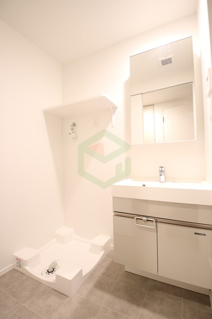 洗面設備　スペースが確保できる洗面所です