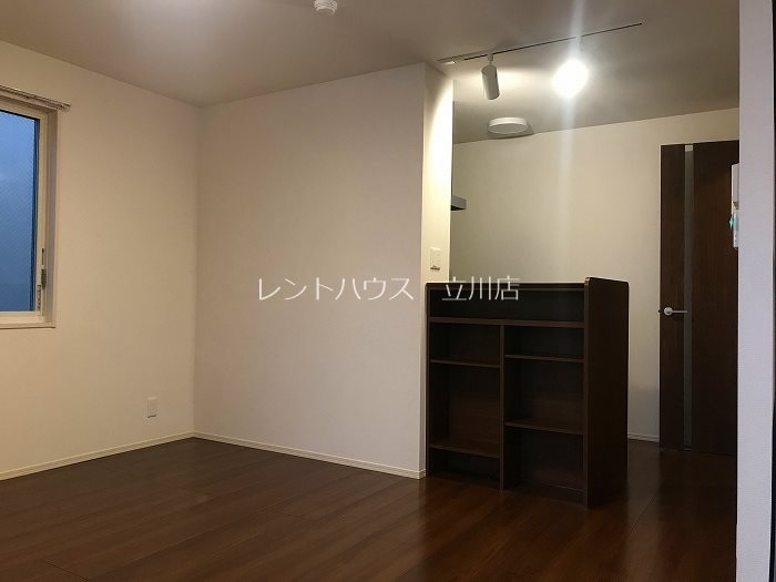 居室・リビング　同物件別部屋参考写真です