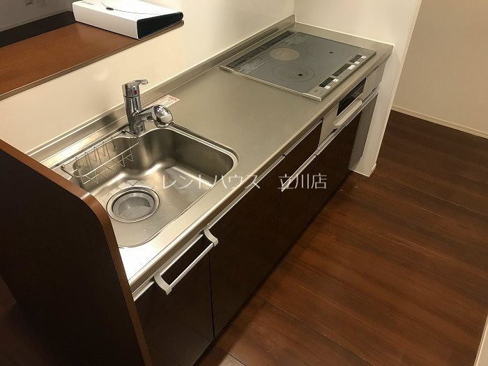 キッチン　同物件別部屋参考写真です