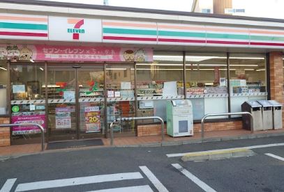 コンビニ　セブンイレブン高井戸東五日市街道店（コンビニ）まで320m