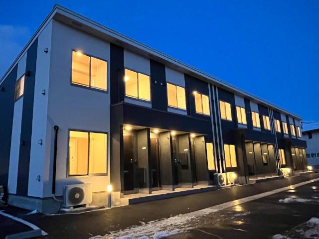 建物外観　外観写真（夜）