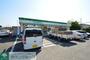 コンビニ　ファミリーマート八王子滝山町店（コンビニ）まで980m