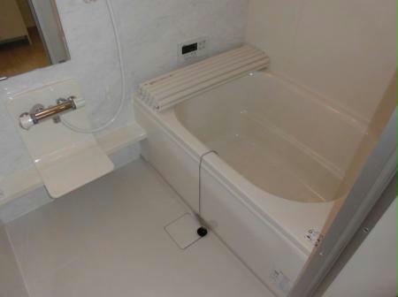 バス・シャワールーム　ゆったりバスルーム