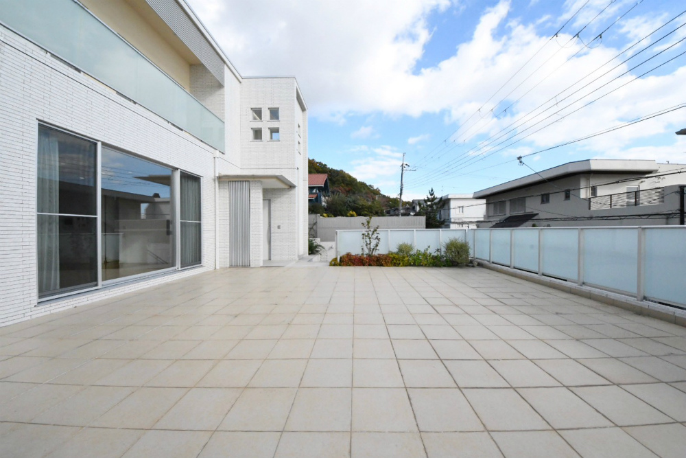 庭　2階、専用庭の写真です。