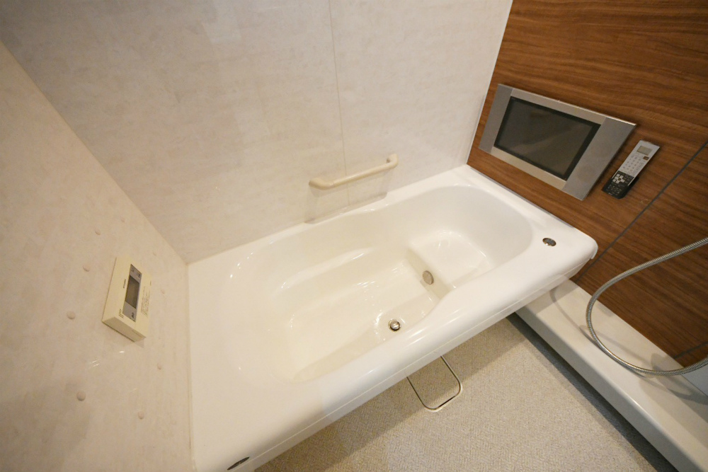 洗面設備　浴室、追い焚き機能、浴室テレビ、乾燥暖房機能搭載