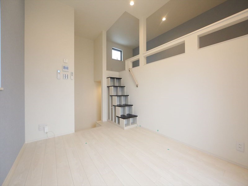 居室・リビング　洋室6帖　ロフト4.6帖（収納にも使えます）　同仕様写真