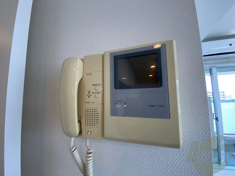 セキュリティ　インターホンは通話ができるので急な訪問があっても安心です。