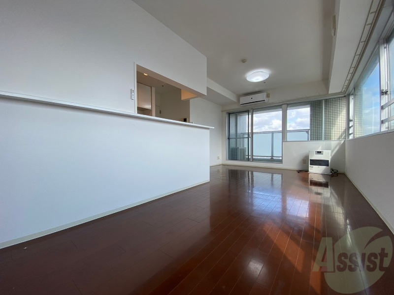 居室・リビング　広くてキレイなお部屋が広がっていて、充実した生活が送れそう。