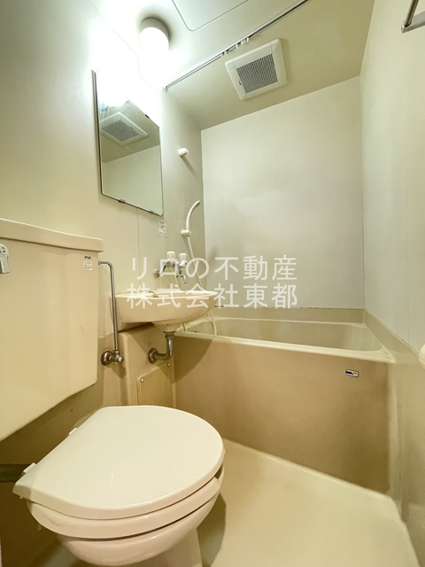 バス・シャワールーム　お掃除がしやすい３点ユニットバスです☆