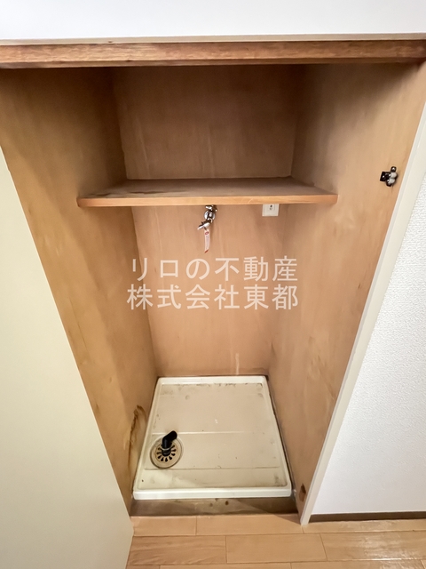 その他　水漏れの心配がない防水パン付きの洗濯機置き場です