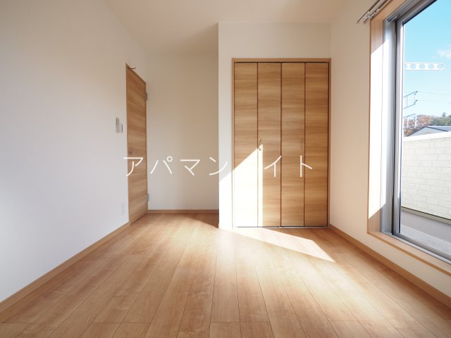 その他部屋・スペース　使い勝手のいい寝室です