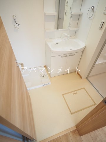 その他設備　脱衣スペース・洗濯機置き場です