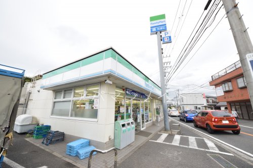 コンビニ　ファミリーマート サンズ戸塚深谷町店（コンビニ）まで606m