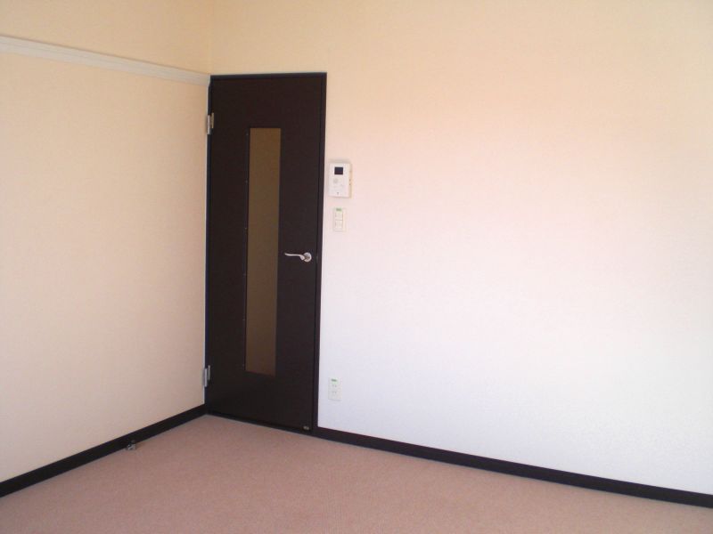 居室・リビング　2階は防音効果も高いカーペット仕様です。