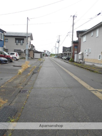 その他　前面道路（その他）まで0m