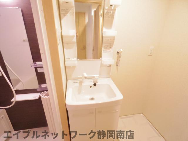 洗面設備　広い洗面スペース