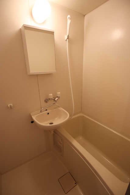 バス・シャワールーム　別室参考写真