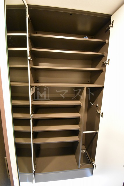 玄関　※建物内別間取参考写真