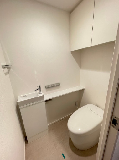 トイレ　同タイプ部屋　参考写真です