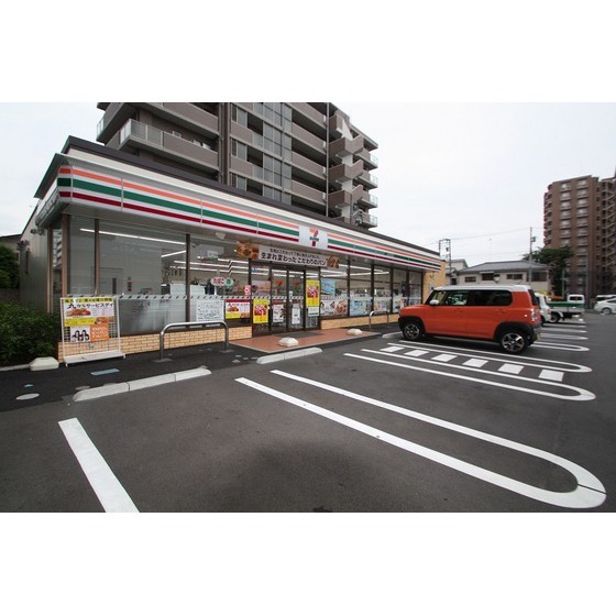 コンビニ　セブンイレブン厚木栄町１丁目店（コンビニ）まで143m